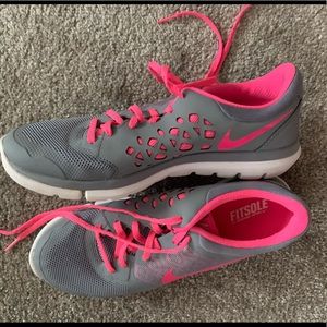 pink/grey nike shoes size 9